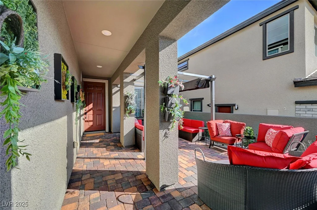 394 Red Feather Peak, Las Vegas, NV 89138