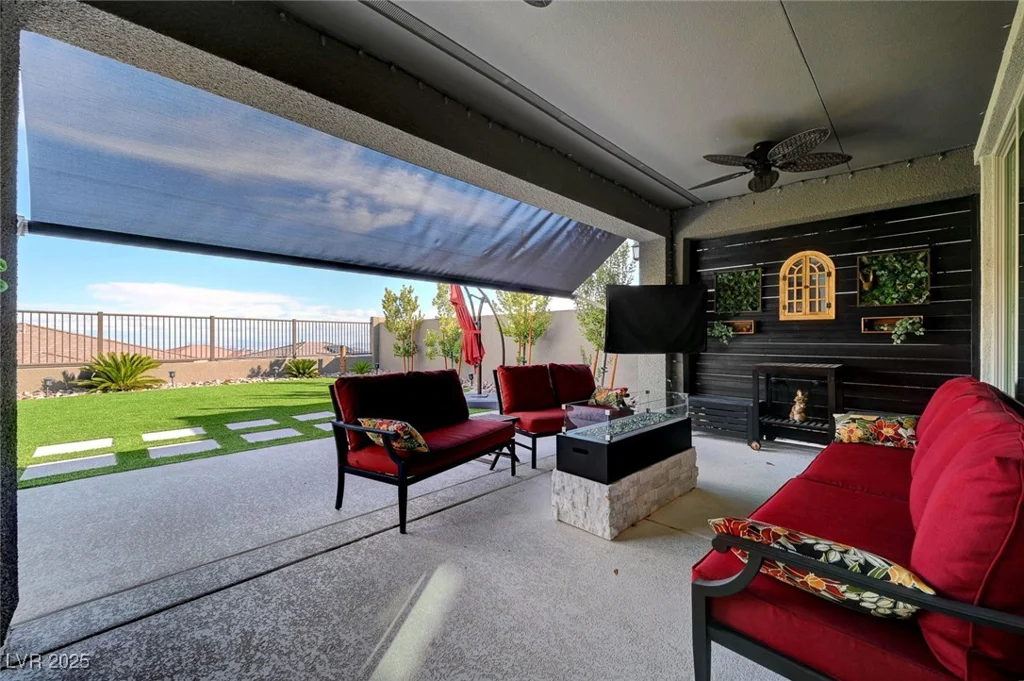 394 Red Feather Peak, Las Vegas, NV 89138