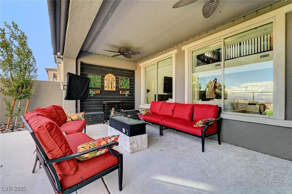 394 Red Feather Peak, Las Vegas, NV 89138