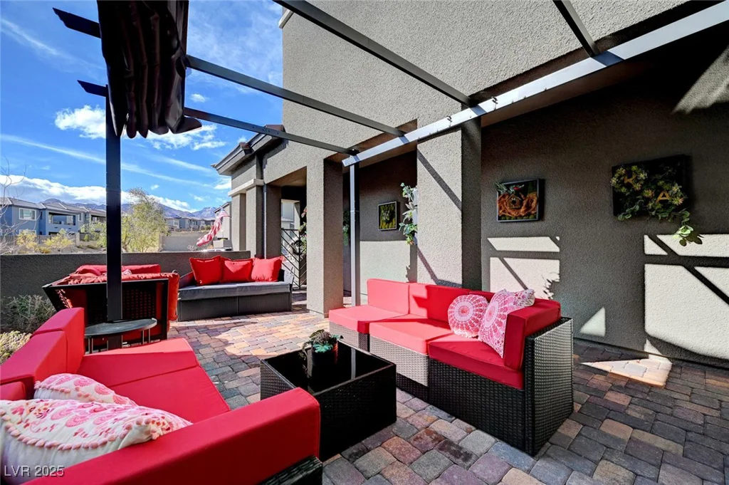 394 Red Feather Peak, Las Vegas, NV 89138