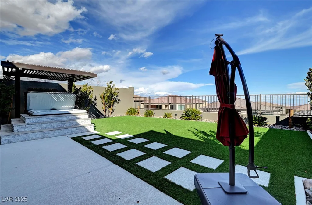 394 Red Feather Peak, Las Vegas, NV 89138