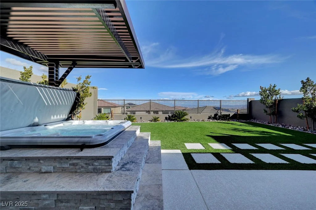 394 Red Feather Peak, Las Vegas, NV 89138