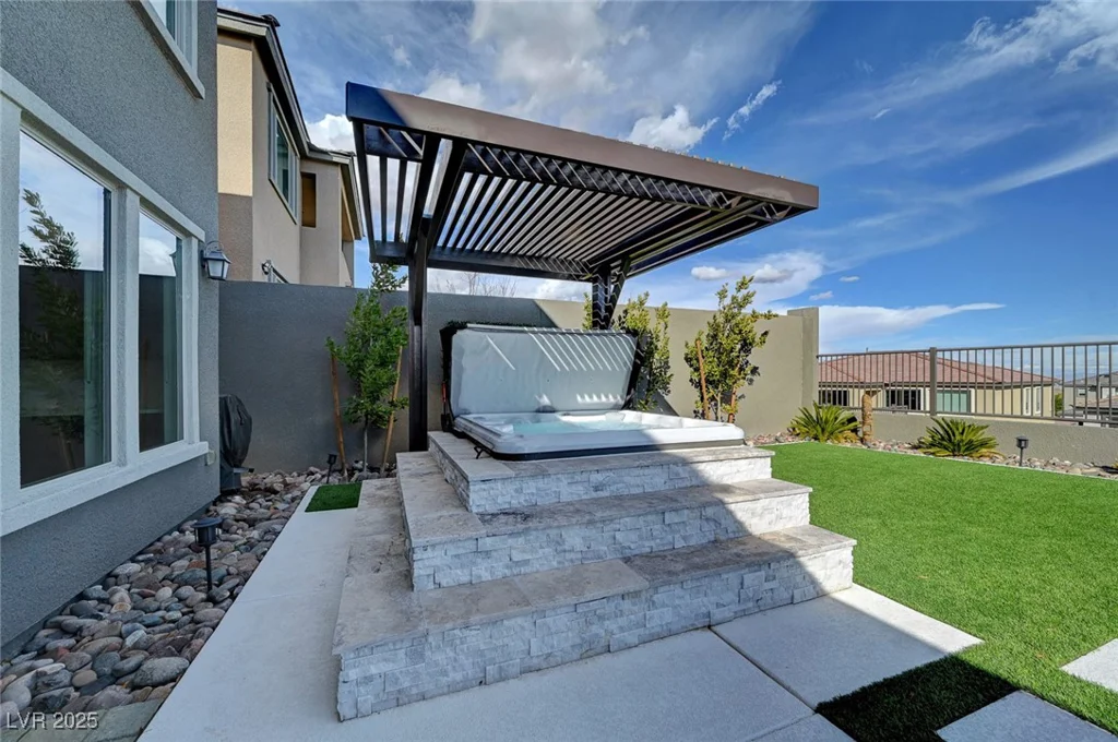 394 Red Feather Peak, Las Vegas, NV 89138