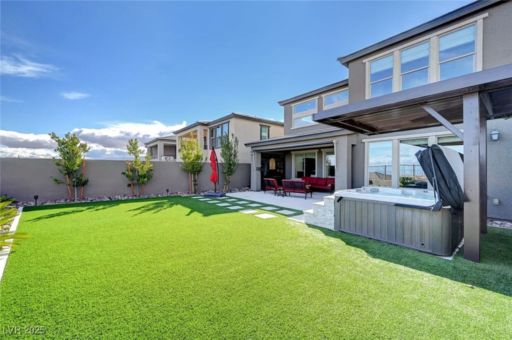 394 Red Feather Peak, Las Vegas, NV 89138