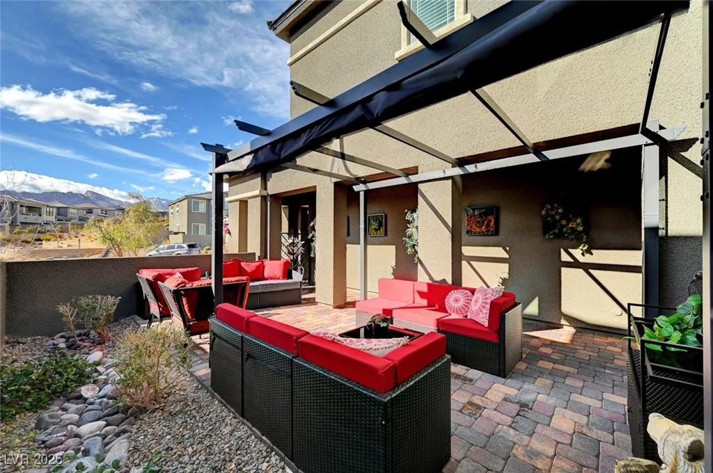 394 Red Feather Peak, Las Vegas, NV 89138