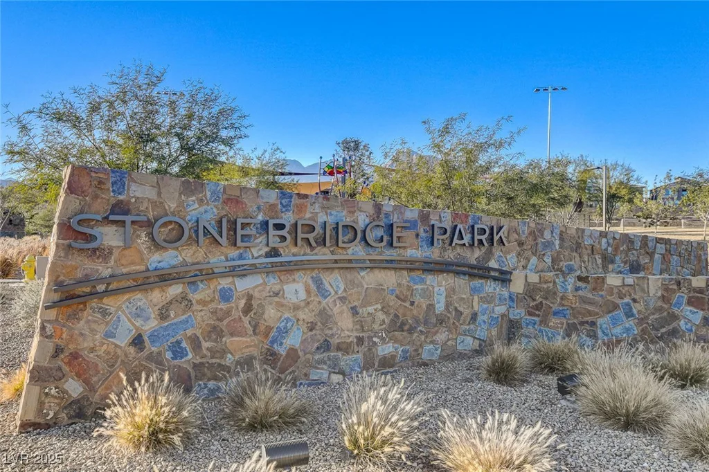 394 Red Feather Peak, Las Vegas, NV 89138