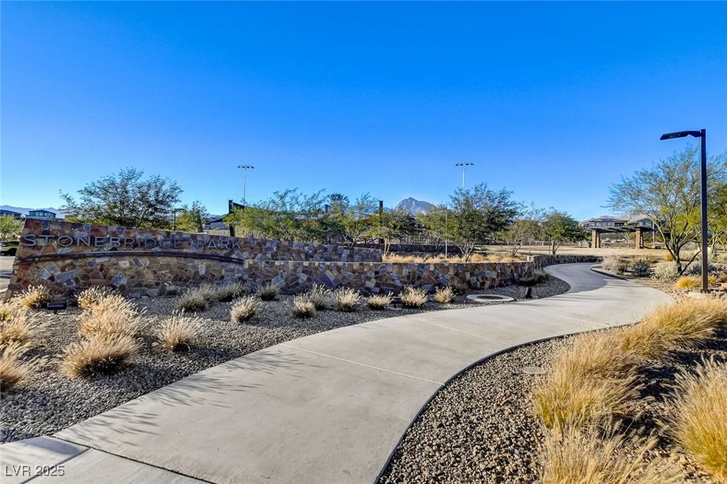 394 Red Feather Peak, Las Vegas, NV 89138