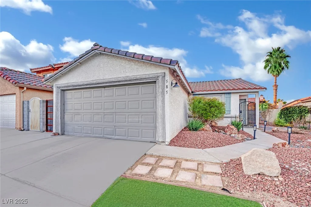 585 Jackson, Henderson, NV 89014
