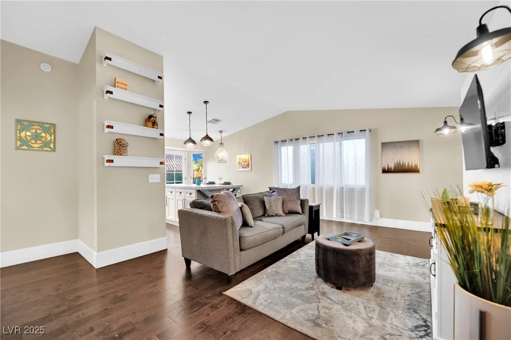 585 Jackson, Henderson, NV 89014