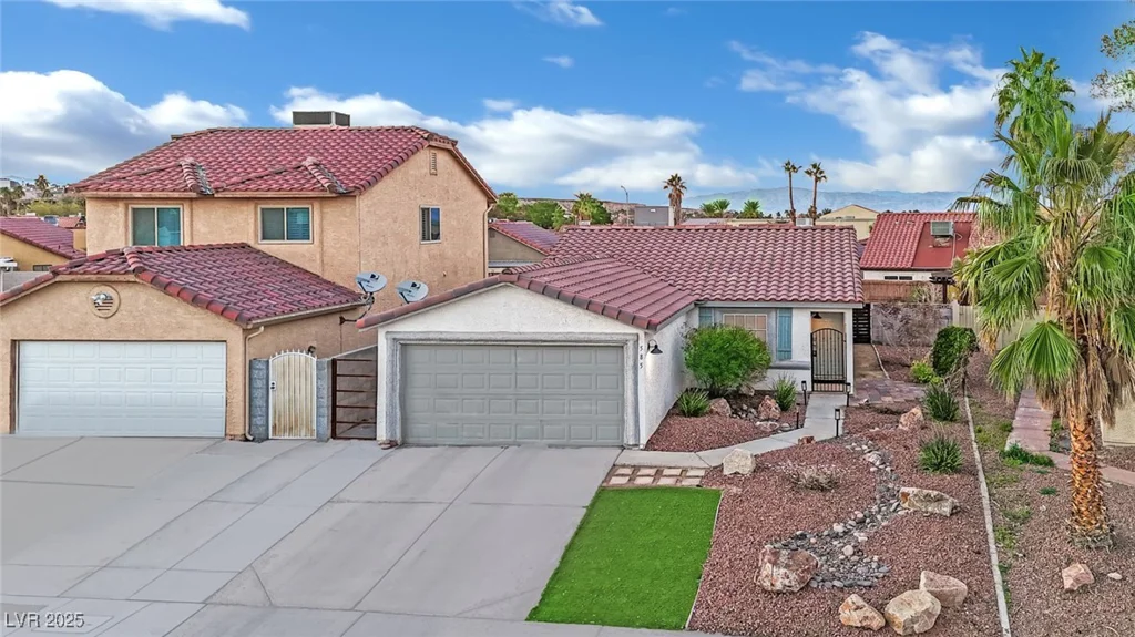 585 Jackson, Henderson, NV 89014