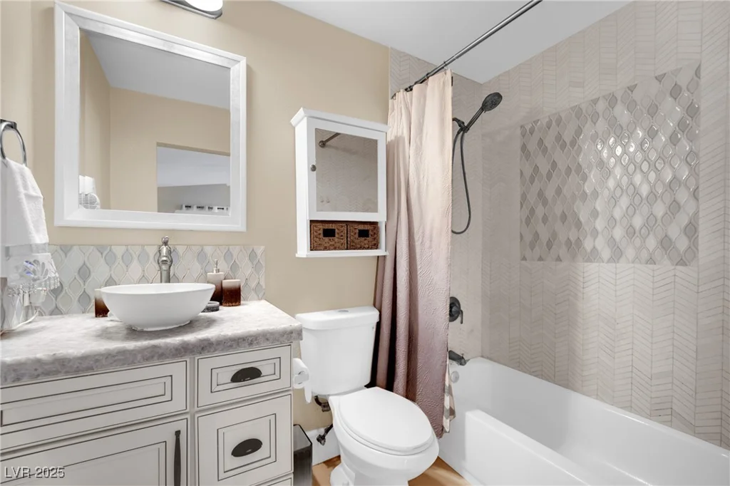 585 Jackson, Henderson, NV 89014