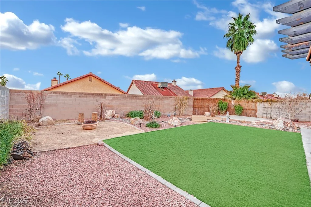585 Jackson, Henderson, NV 89014