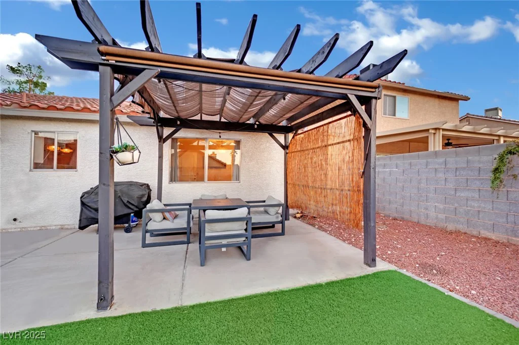 585 Jackson, Henderson, NV 89014