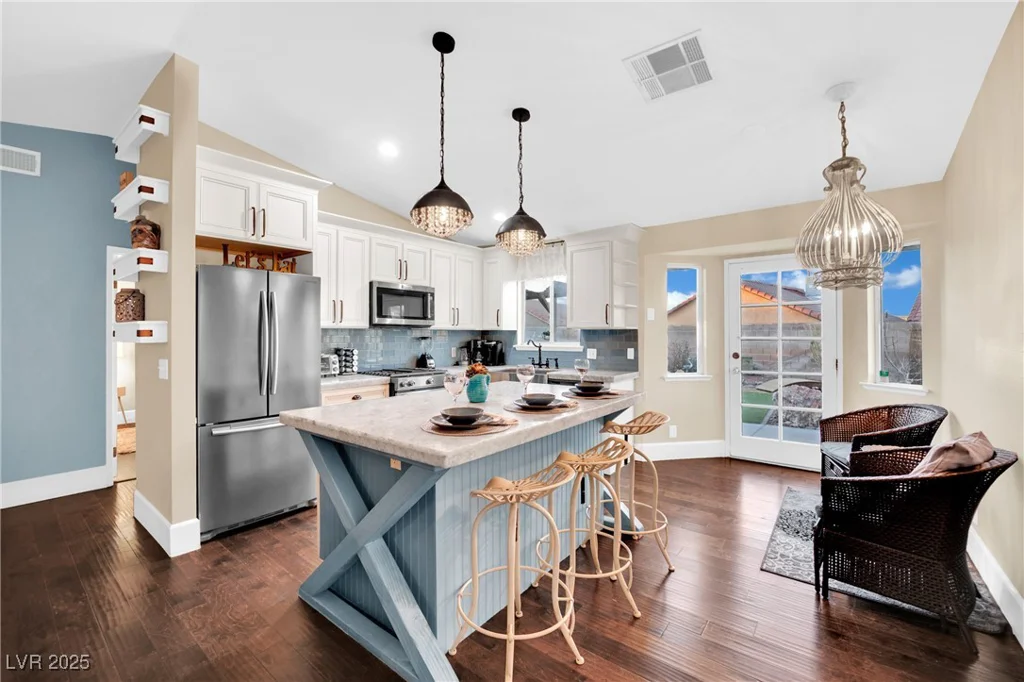 585 Jackson, Henderson, NV 89014