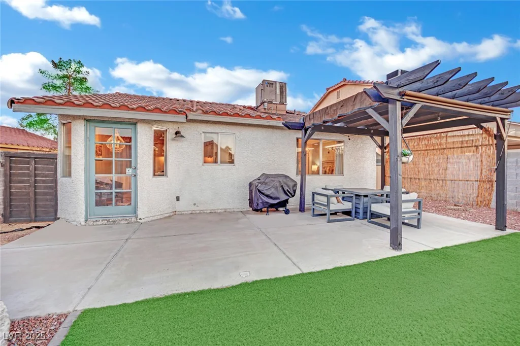 585 Jackson, Henderson, NV 89014