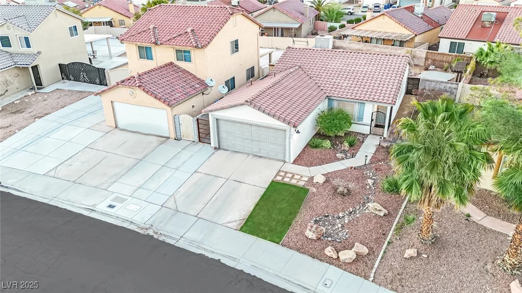 585 Jackson, Henderson, NV 89014