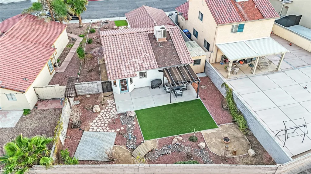 585 Jackson, Henderson, NV 89014