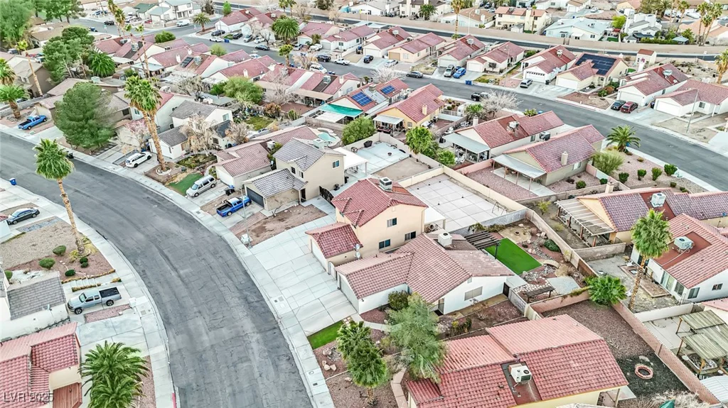 585 Jackson, Henderson, NV 89014