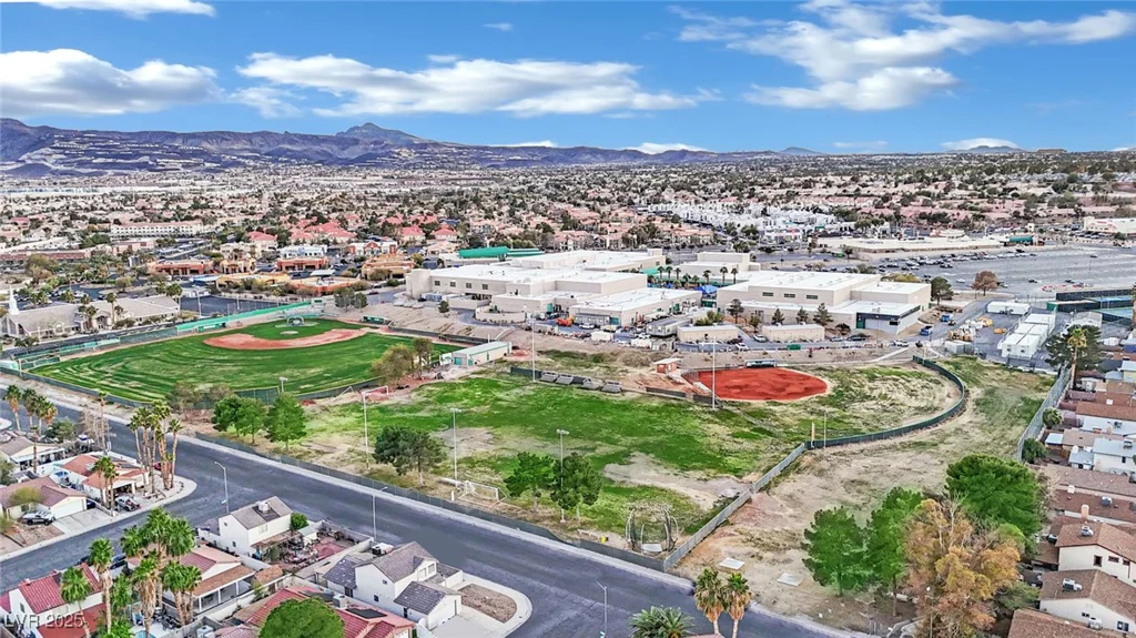 585 Jackson, Henderson, NV 89014