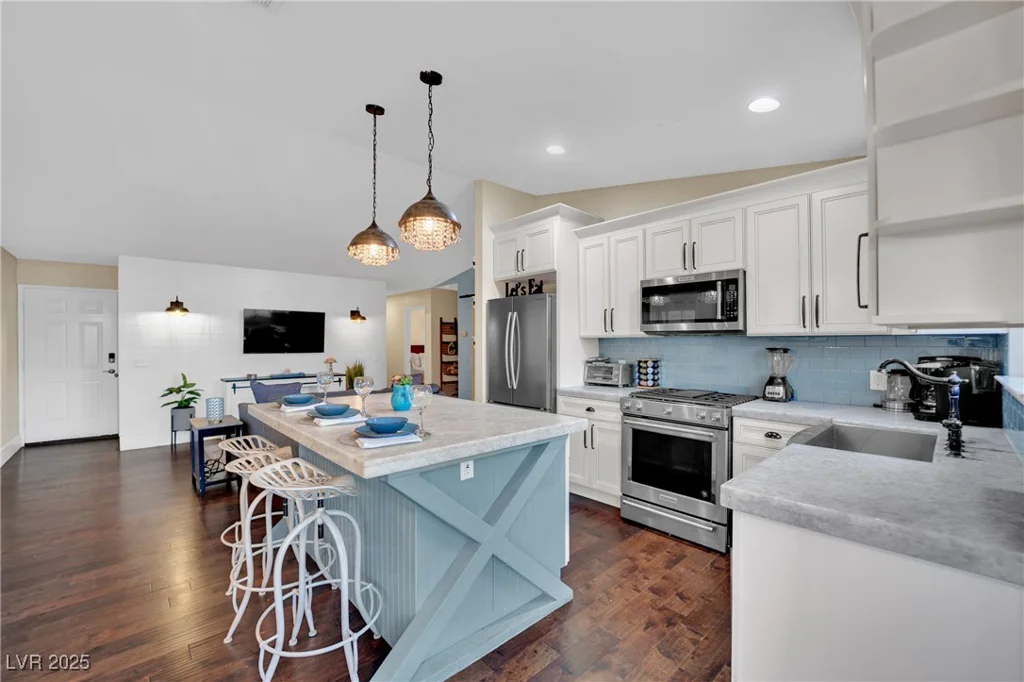 585 Jackson, Henderson, NV 89014