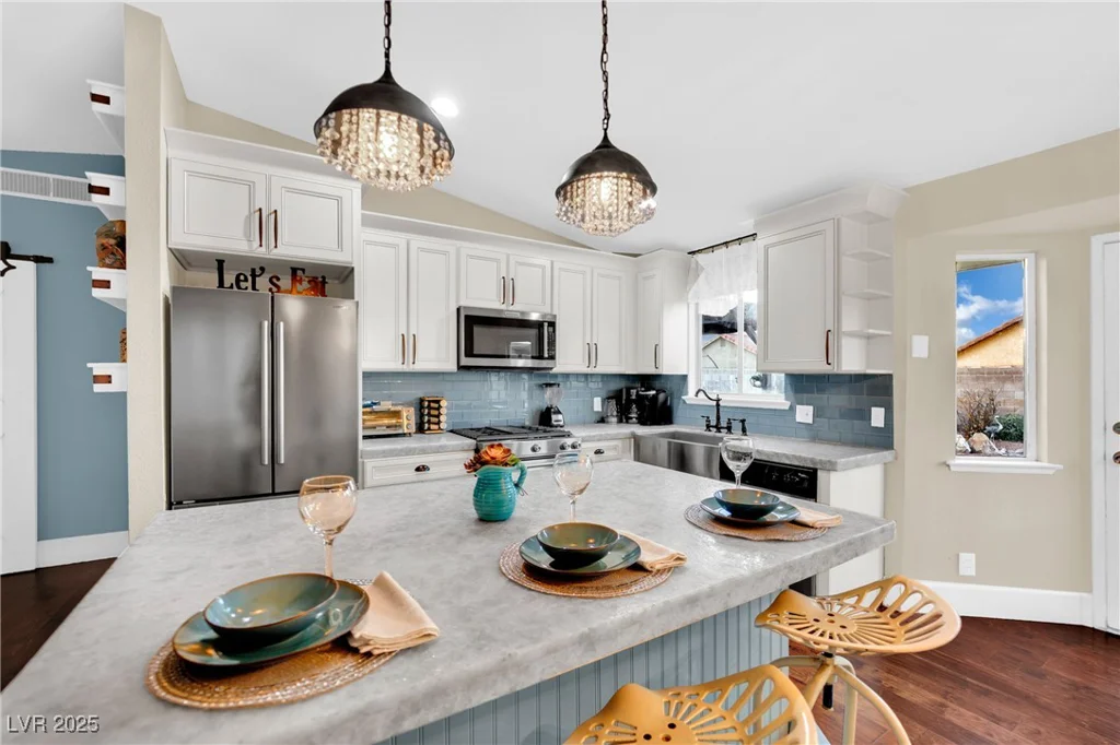 585 Jackson, Henderson, NV 89014