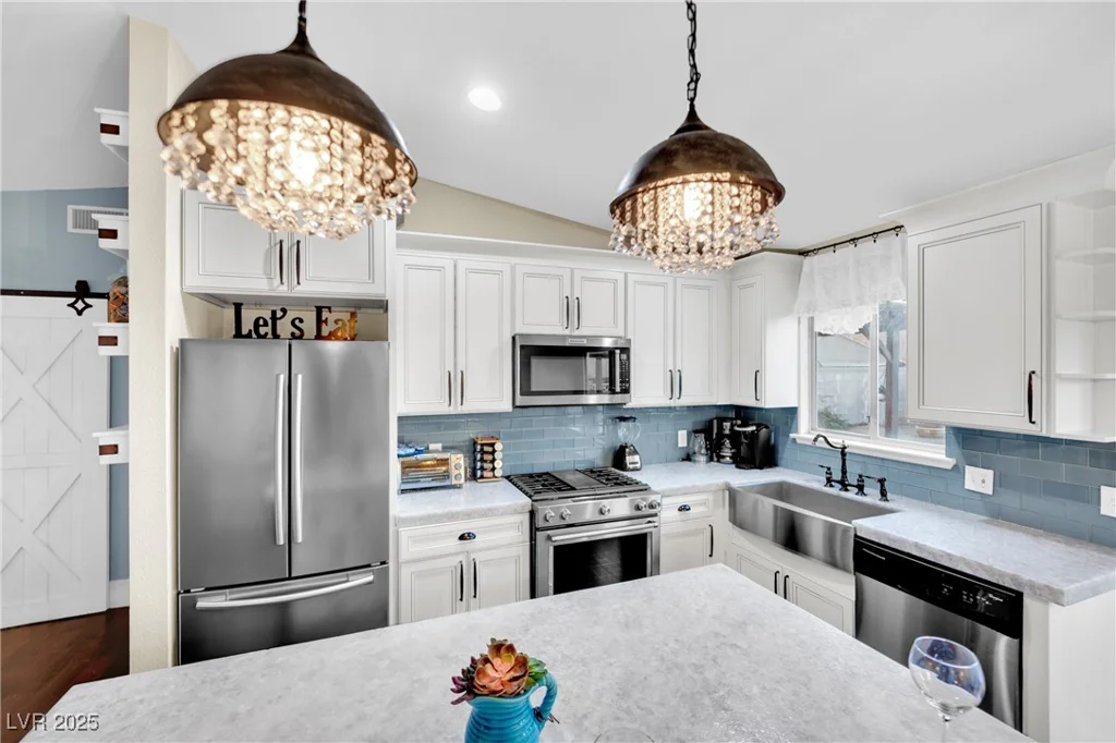 585 Jackson, Henderson, NV 89014