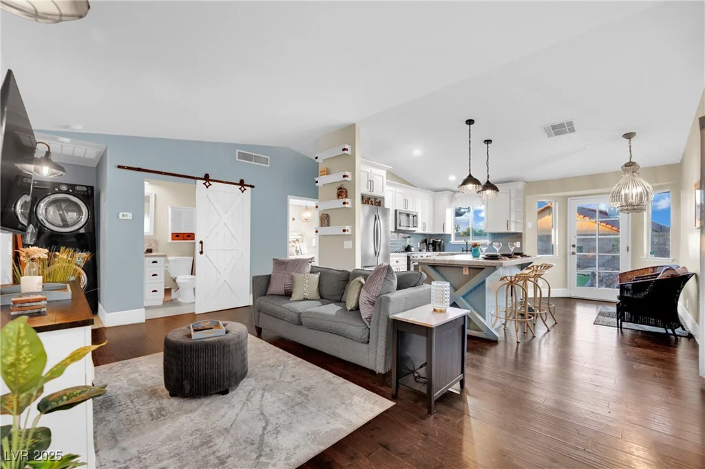 585 Jackson, Henderson, NV 89014
