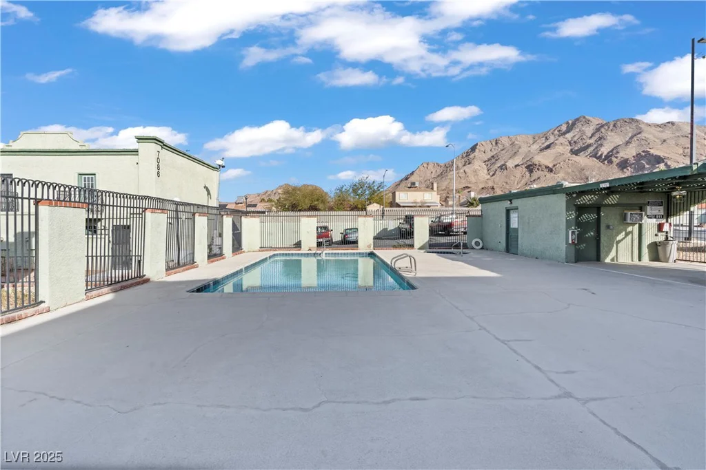 7084 Burcot, Las Vegas, NV 89156