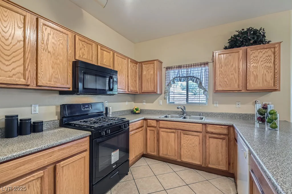 2724 Rosarito, Las Vegas, NV 89108