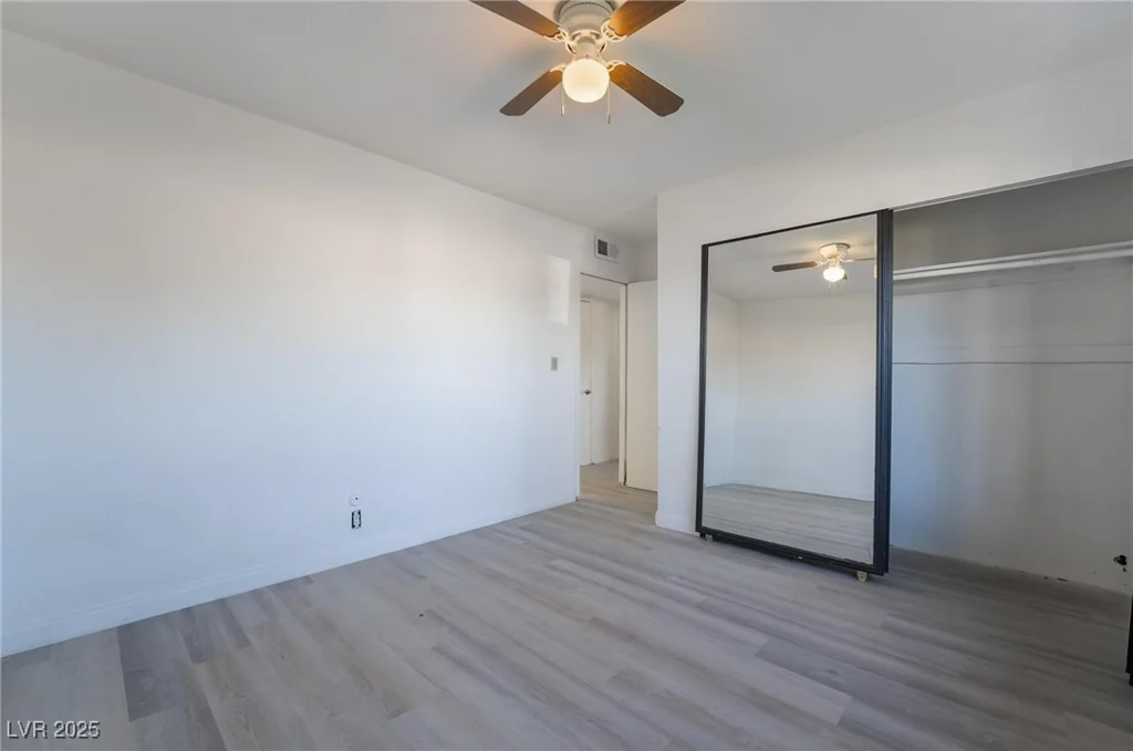 941 Hacienda, Las Vegas, NV 89119