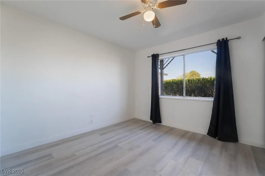 941 Hacienda, Las Vegas, NV 89119