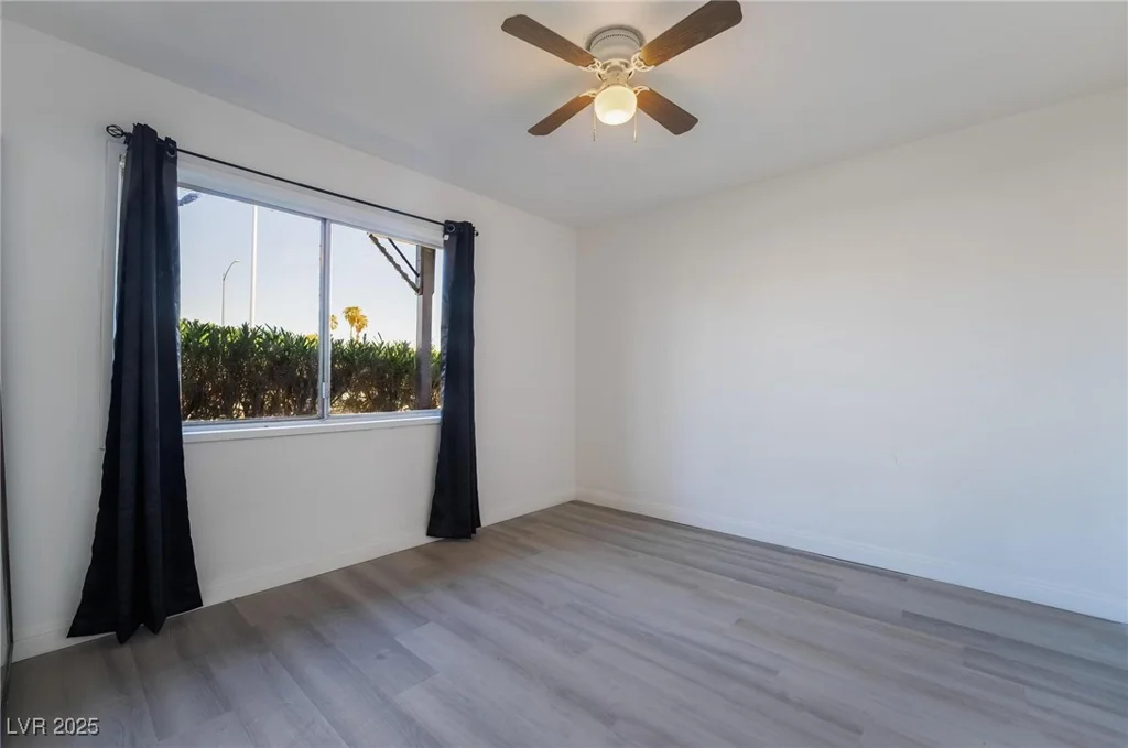 941 Hacienda, Las Vegas, NV 89119