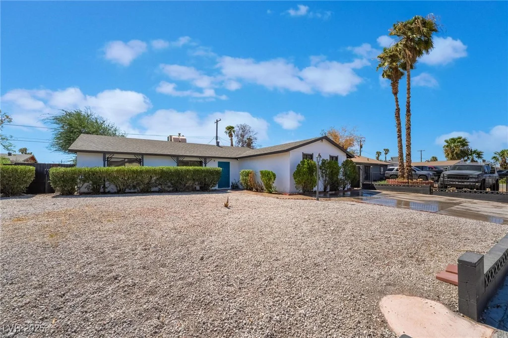 941 Hacienda, Las Vegas, NV 89119