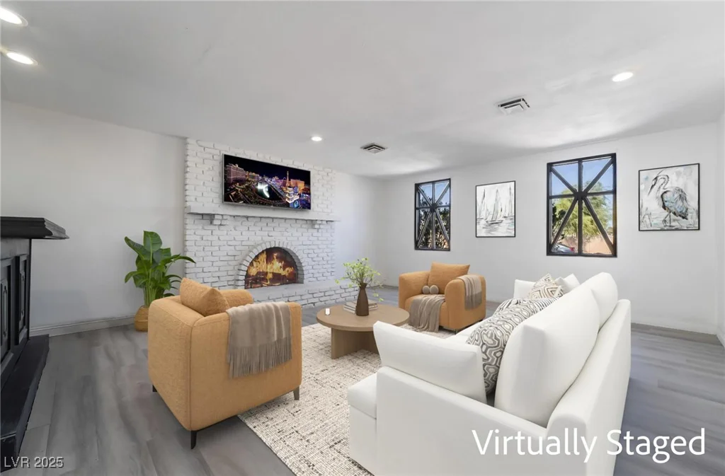 941 Hacienda, Las Vegas, NV 89119