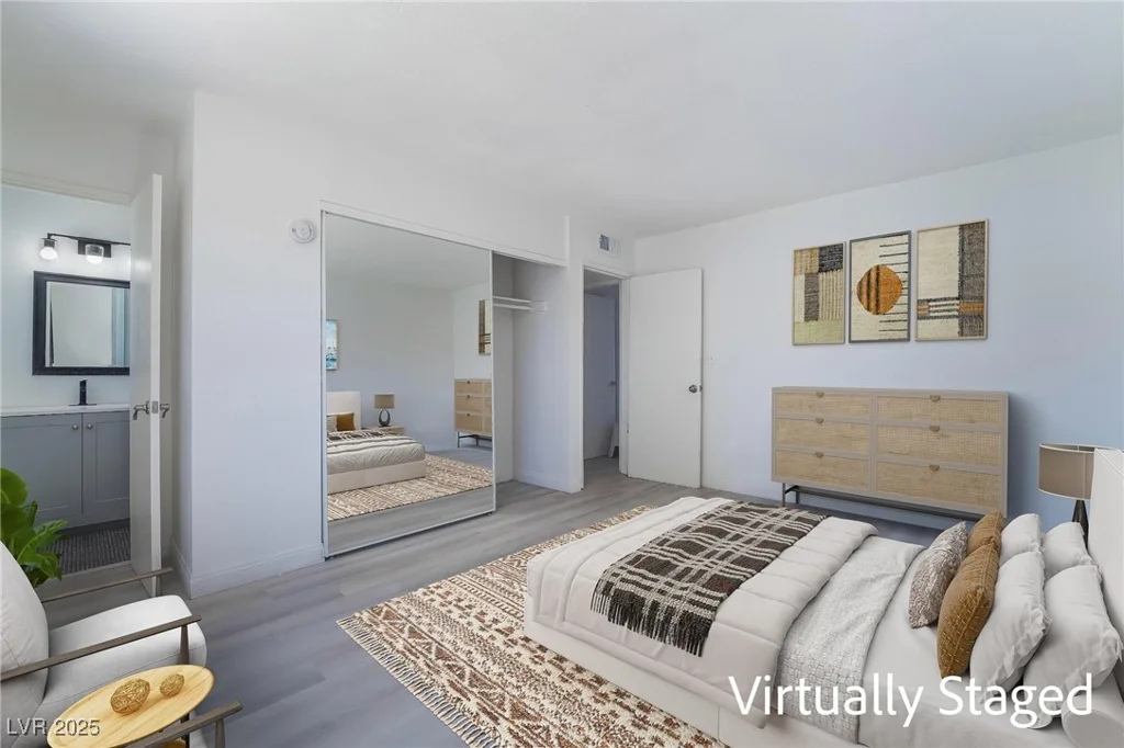 941 Hacienda, Las Vegas, NV 89119