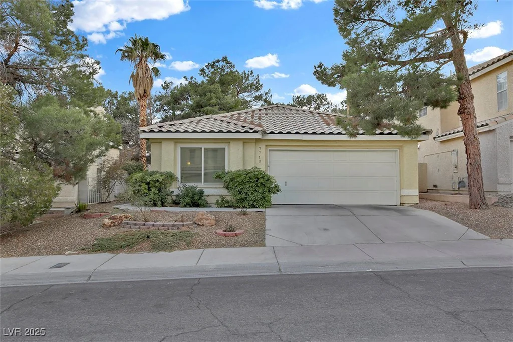 7713 Shore Haven, Las Vegas, NV 89128