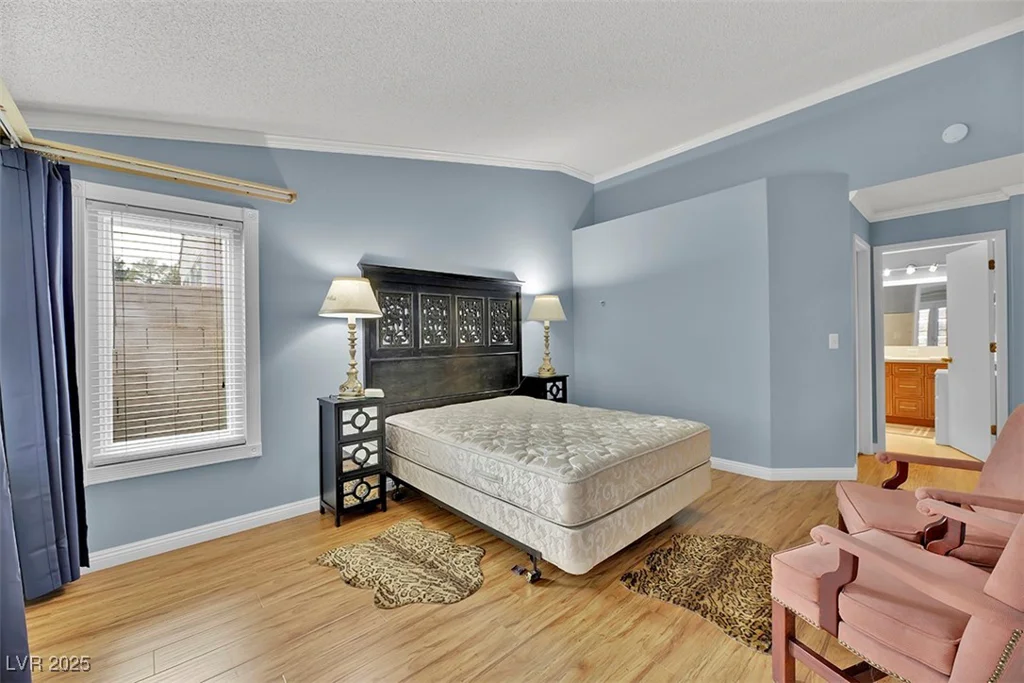 7713 Shore Haven, Las Vegas, NV 89128