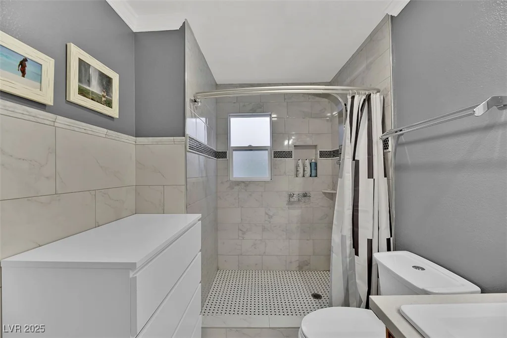 7713 Shore Haven, Las Vegas, NV 89128