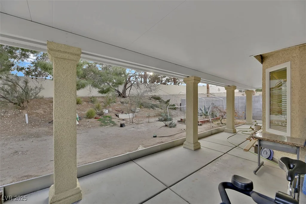 7713 Shore Haven, Las Vegas, NV 89128