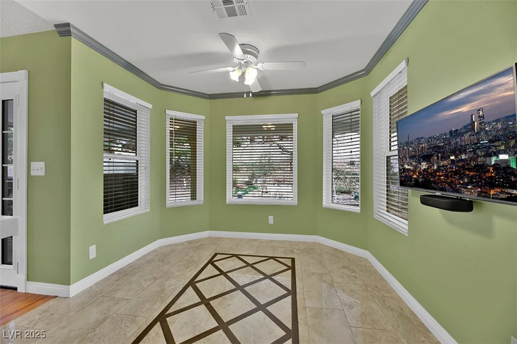 7713 Shore Haven, Las Vegas, NV 89128
