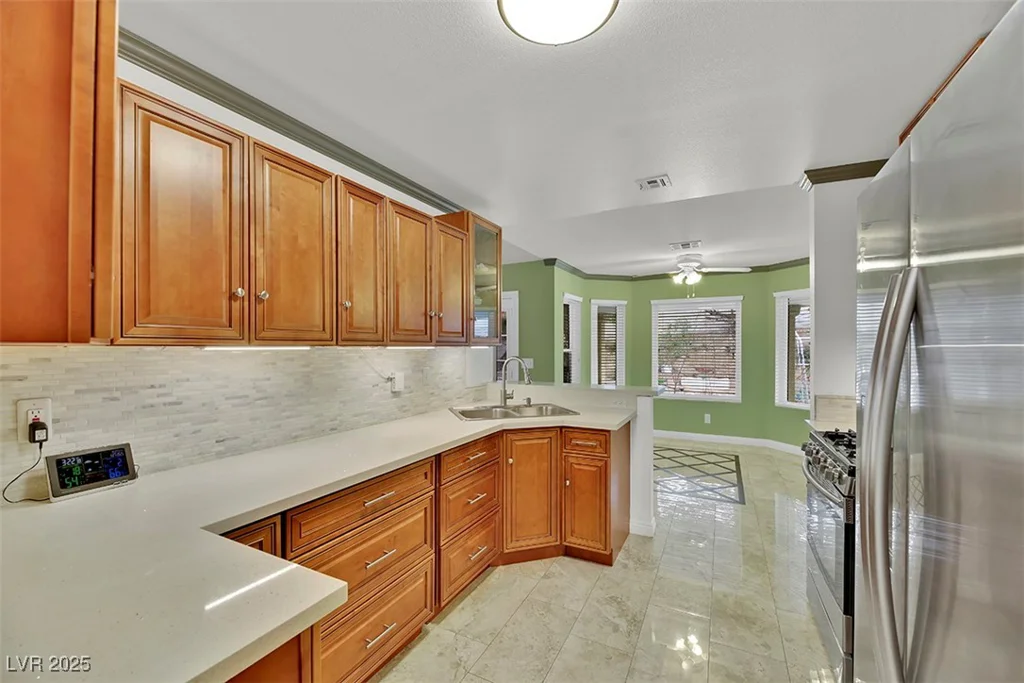 7713 Shore Haven, Las Vegas, NV 89128