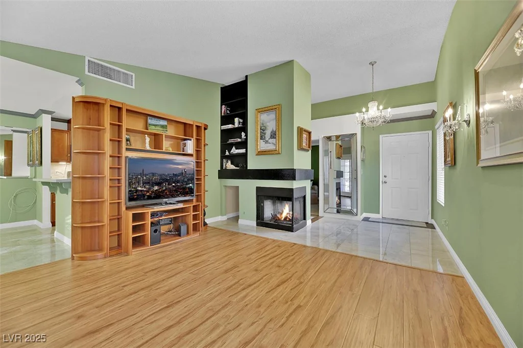 7713 Shore Haven, Las Vegas, NV 89128