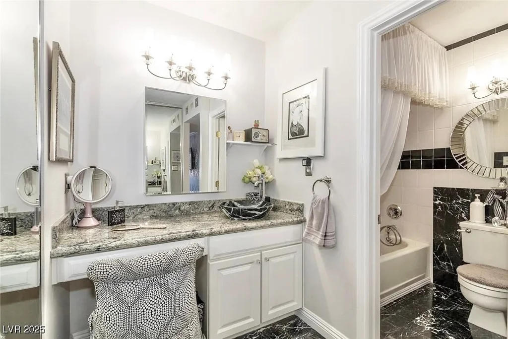 730 Royal Crest, Las Vegas, NV 89169