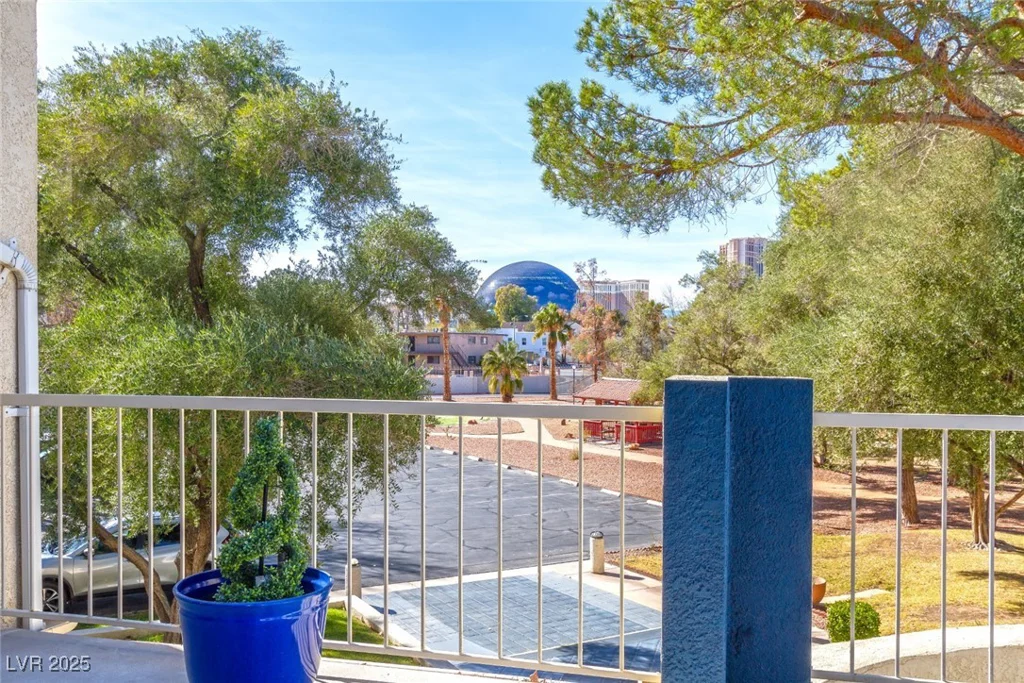 730 Royal Crest, Las Vegas, NV 89169