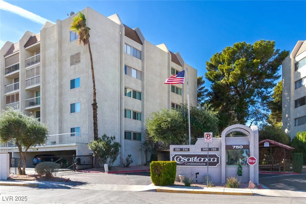 730 Royal Crest, Las Vegas, NV 89169