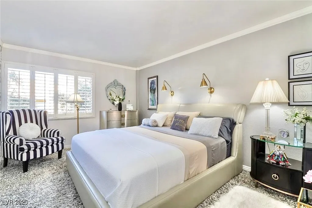 730 Royal Crest, Las Vegas, NV 89169
