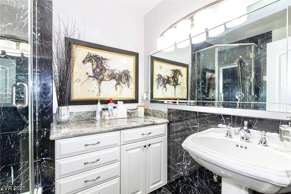 730 Royal Crest, Las Vegas, NV 89169