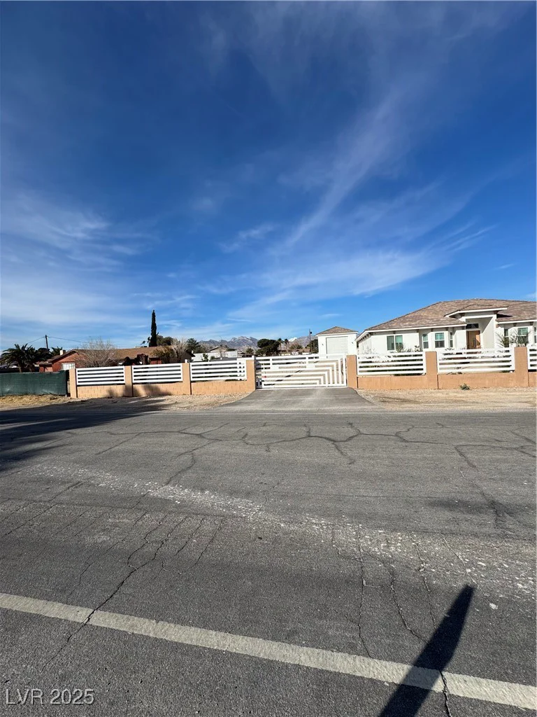 6520 El Campo Grande, Las Vegas, NV 89130