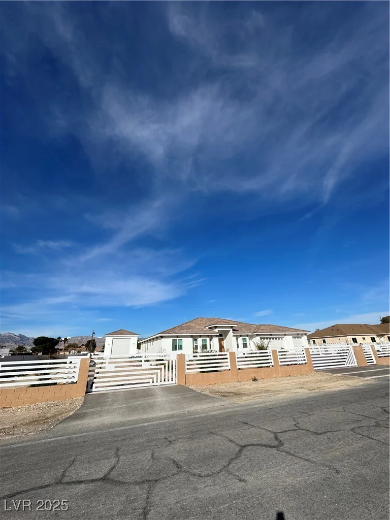 6520 El Campo Grande, Las Vegas, NV 89130