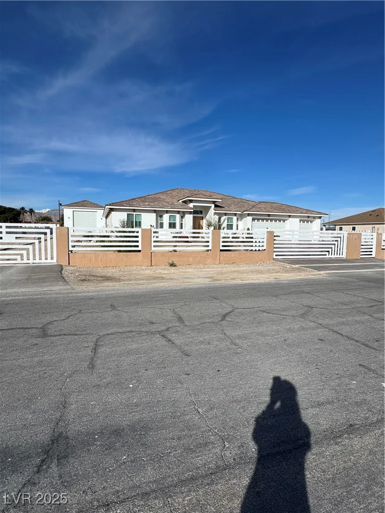 6520 El Campo Grande, Las Vegas, NV 89130